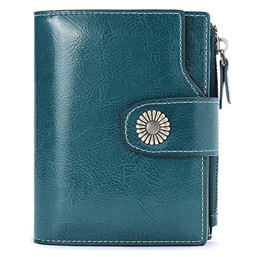 Best wallets for women in 2022 [Based on 50 expert reviews]